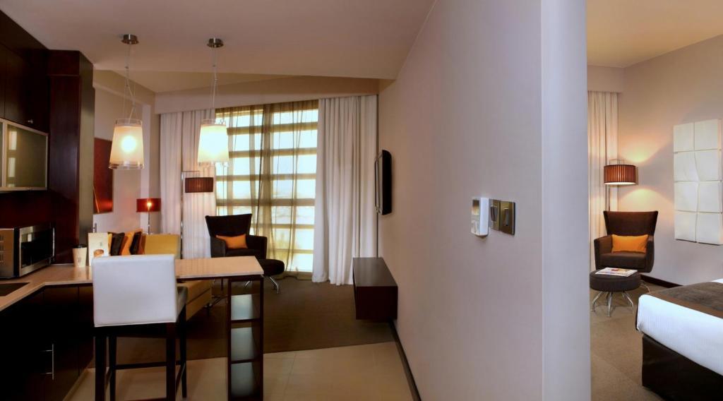 Centro Sharjah Hotel Kültér fotó